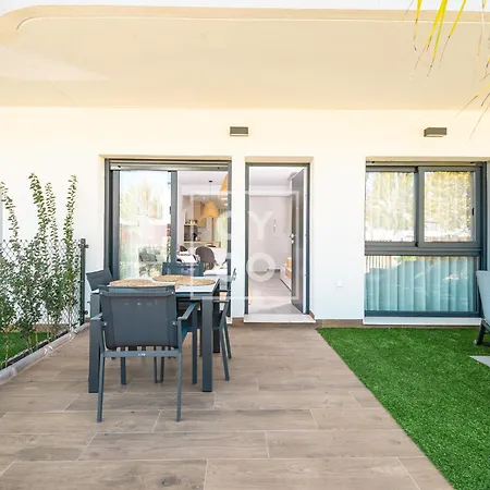 Benoa Zen Ground-floor Luxury, Direct Pool Access, By Oyoostays
